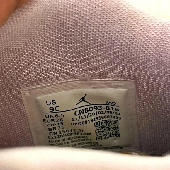 Jordan 8 Retro little kids tennis shoe - Picture 2 of 16